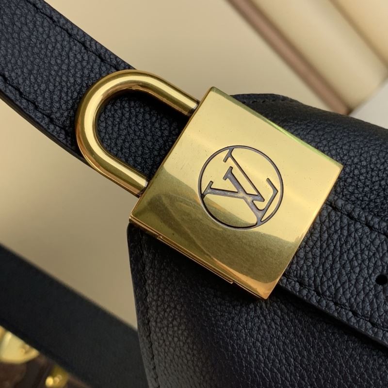 Louis Vuitton Hobo Bags